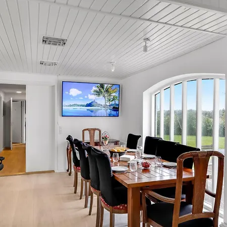 For 10 Guests, 160 M², In Beautiful Surroundings Nyaraló