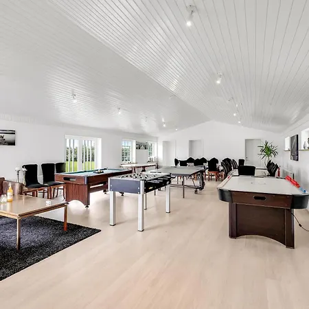 Nyaraló For 10 Guests, 160 M², In Beautiful Surroundings